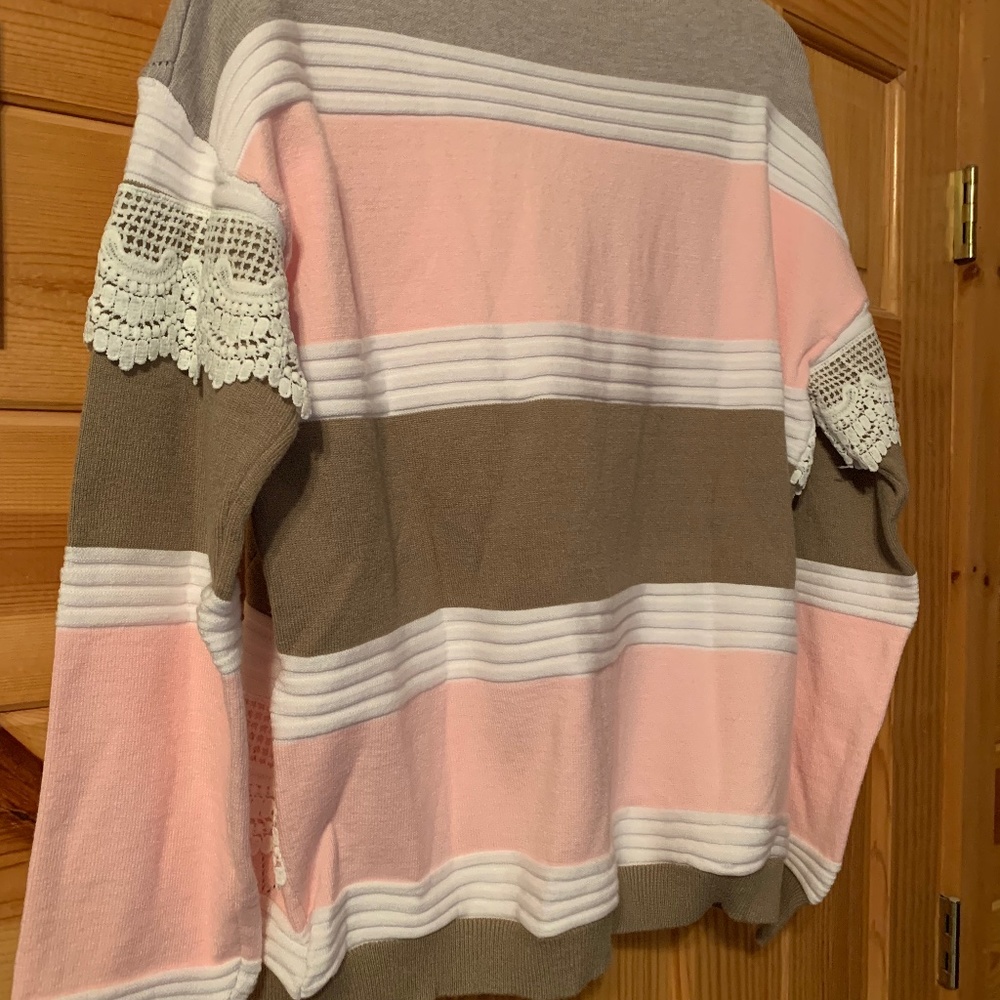 NWT Sweater/sweatshirt